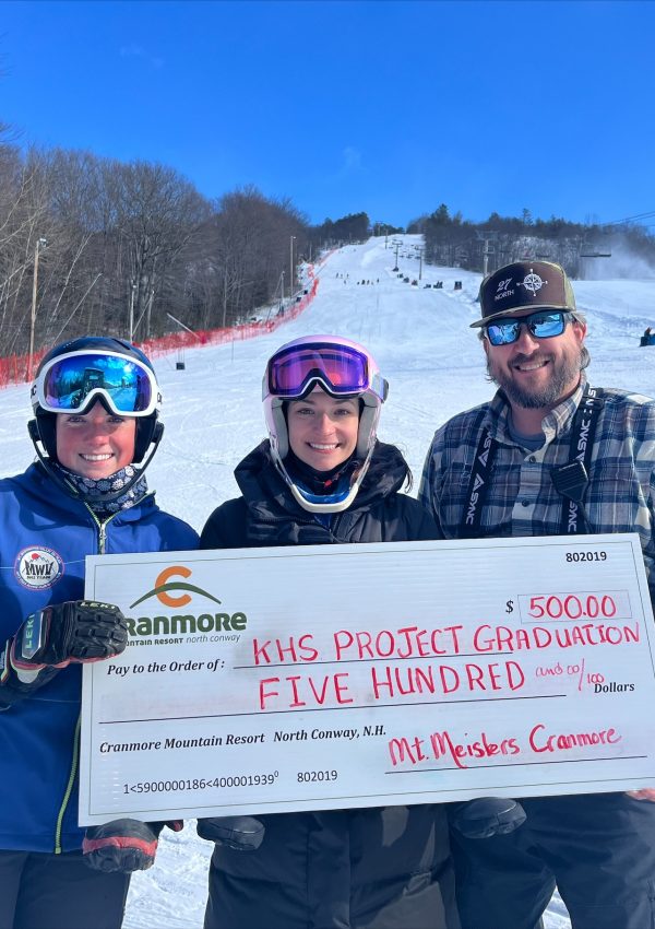 Kevin Hamlin presents check to Kennett Project Graduation